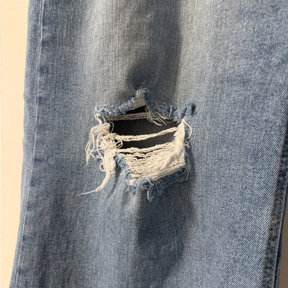 Gap Women’s Low Rise Stride Distressed Wide Leg Jeans, Size 34 - Picture 6 of 9